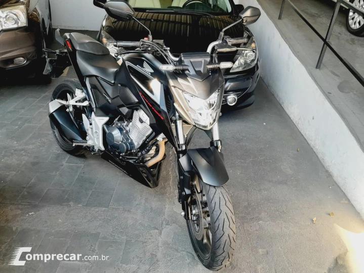 CB 300F Twister Flex