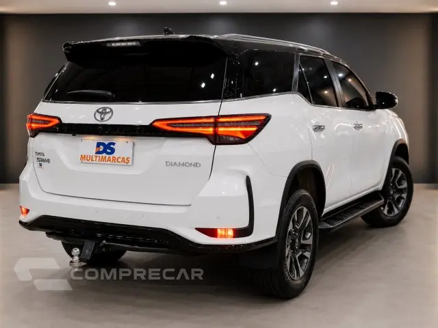 HILUX SW4 - 2.8 D-4D TURBO DIAMOND 7L 4X4 AUTOMÁTICO