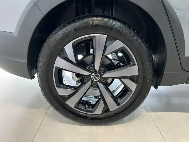 NIVUS HIGHLINE 1.0 200 TSI FLEX AUT.