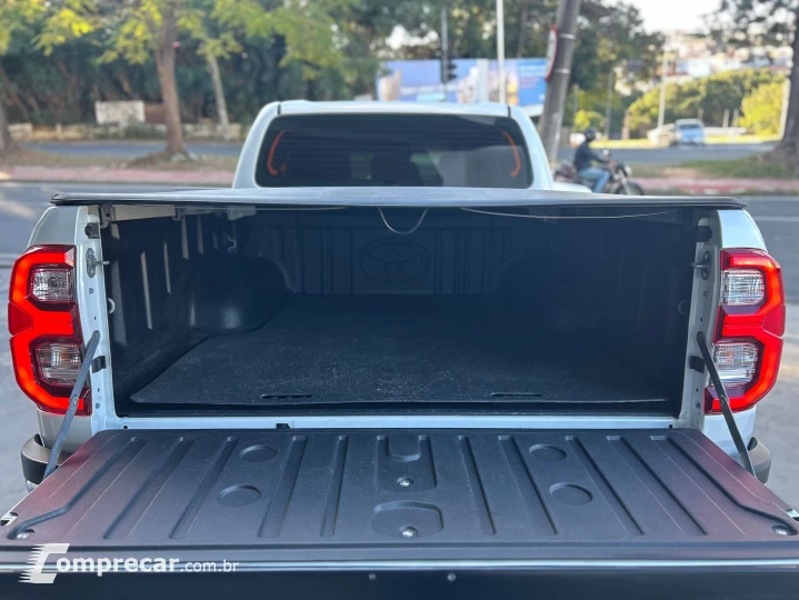 Hilux 2.8 D-4D Turbo Diesel Cd Srx 4X4 Automático