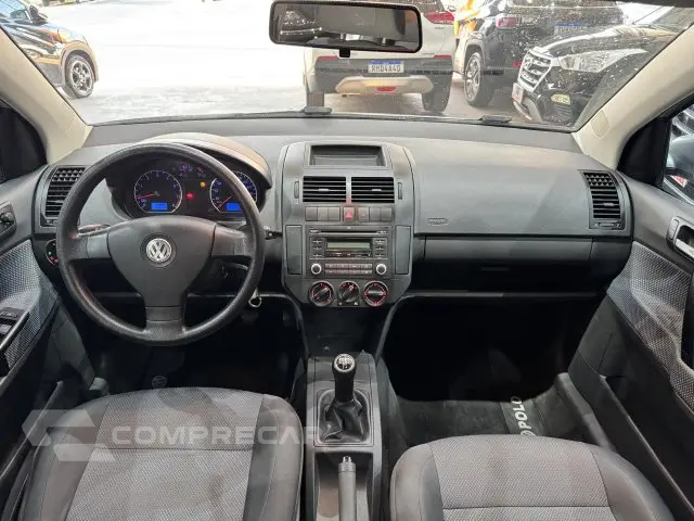 POLO SEDAN - 1.6 MI 8V 4P MANUAL