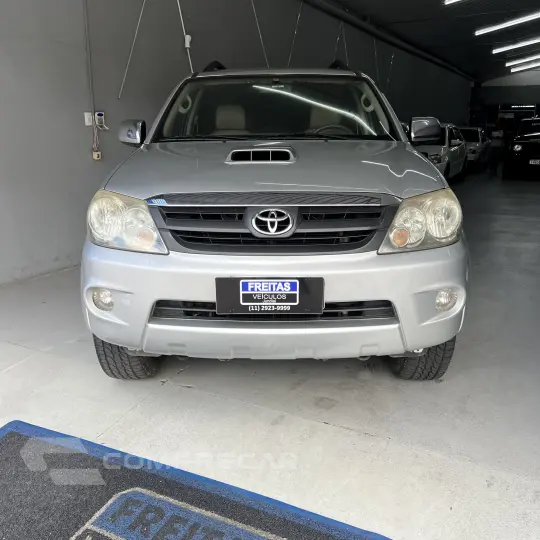 Hilux SW4 SRV D4-D 4x4 3.0 TDI Dies. Aut