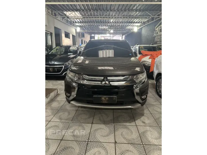 OUTLANDER 3.0 GT 4X4 V6 24V GASOLINA 4P AUTOMÁTICO