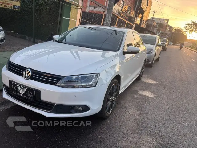 JETTA - 2.0 COMFORTLINE 4P TIPTRONIC