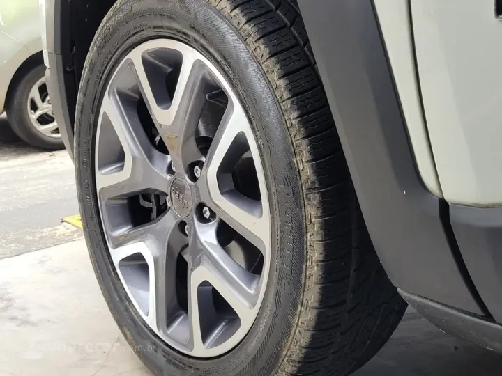 Renegade Longitude 1.8 4x2 Flex 16V Aut.