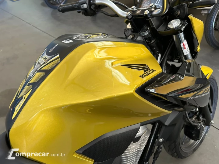 CB CB 300F Twister Flex