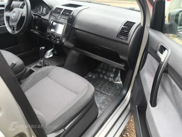 POLO SEDAN 1.6 MI 8V