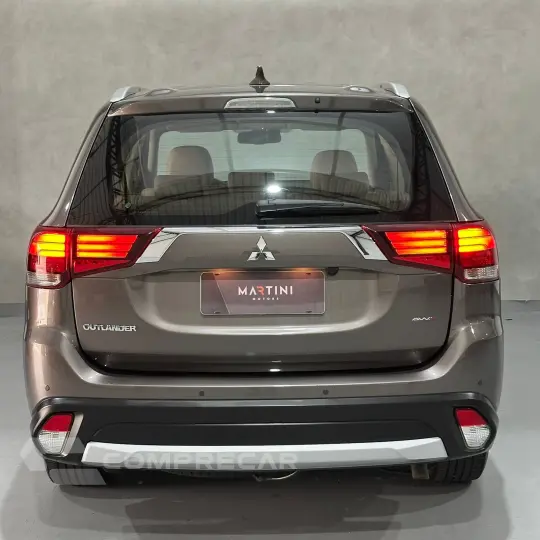 OUTLANDER 2.2 165cv Diesel Aut.