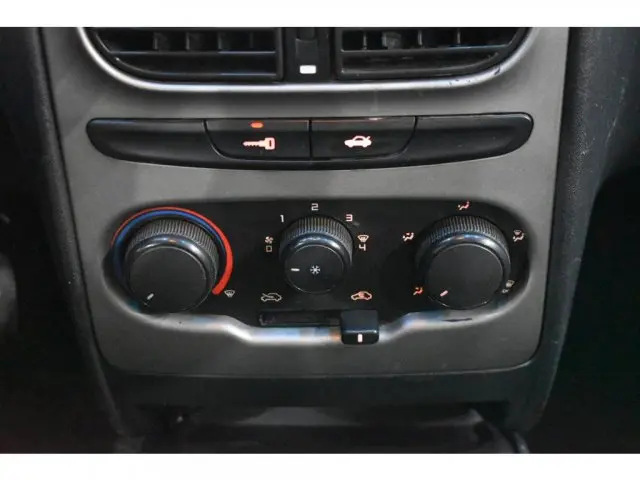 IDEA - 1.4 MPI ATTRACTIVE 8V 4P MANUAL