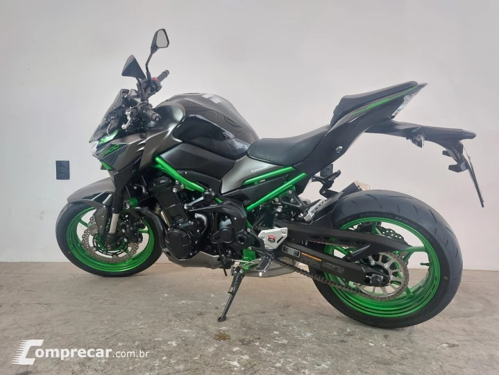 KAWASAKI Z900
