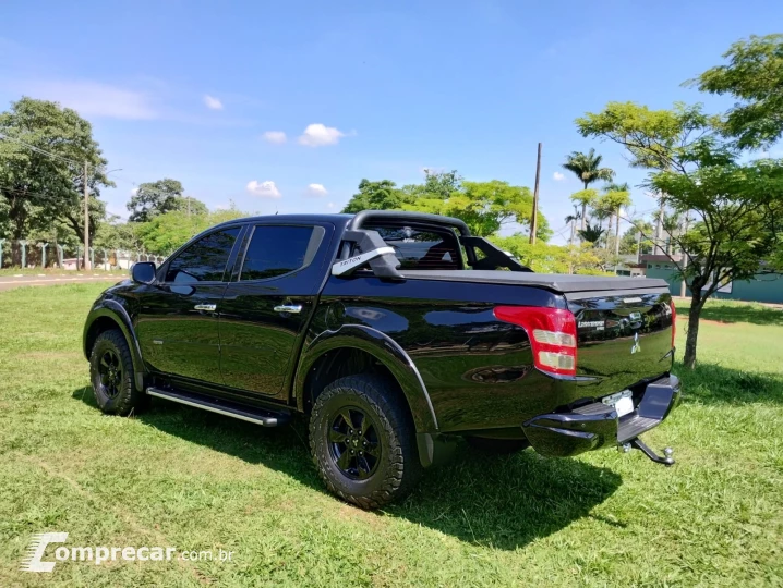 L200 TRITON 2.4 16V Turbo Sport HPE TOP CD 4X4