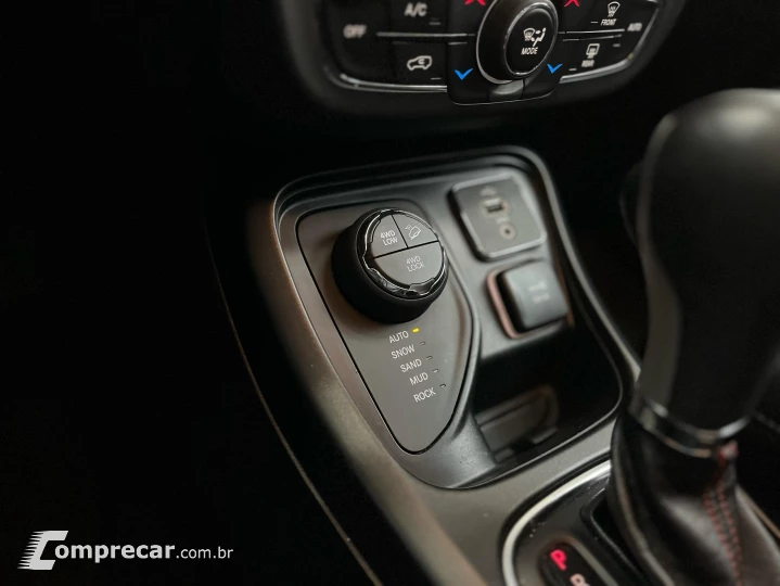 COMPASS 2.0 16V DIESEL TRAILHAWK 4X4 AUTOMÁTICO
