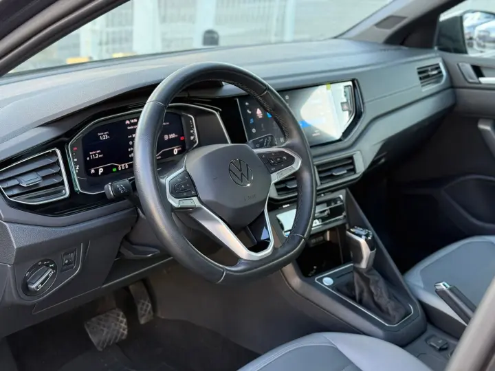 Nivus Highline 1.0 200 TSI Flex Aut.