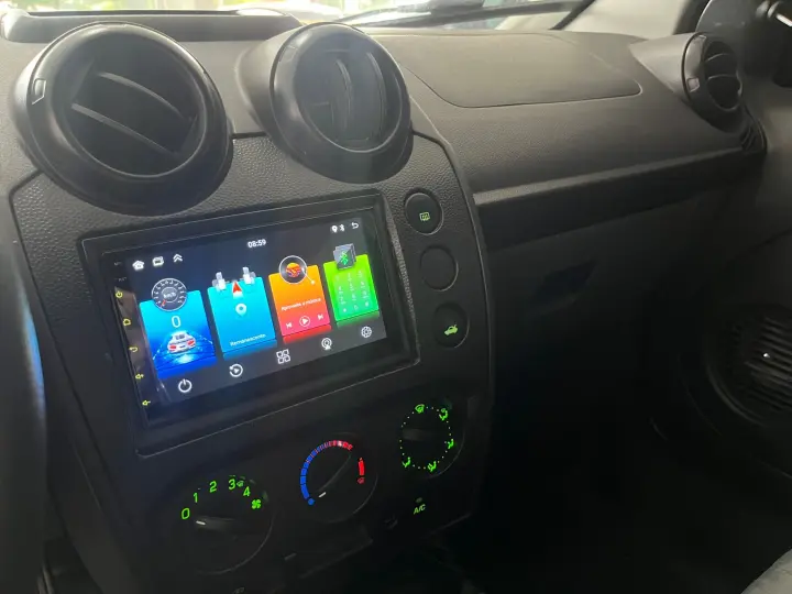 FIESTA 1.6 SE Sedan 16V