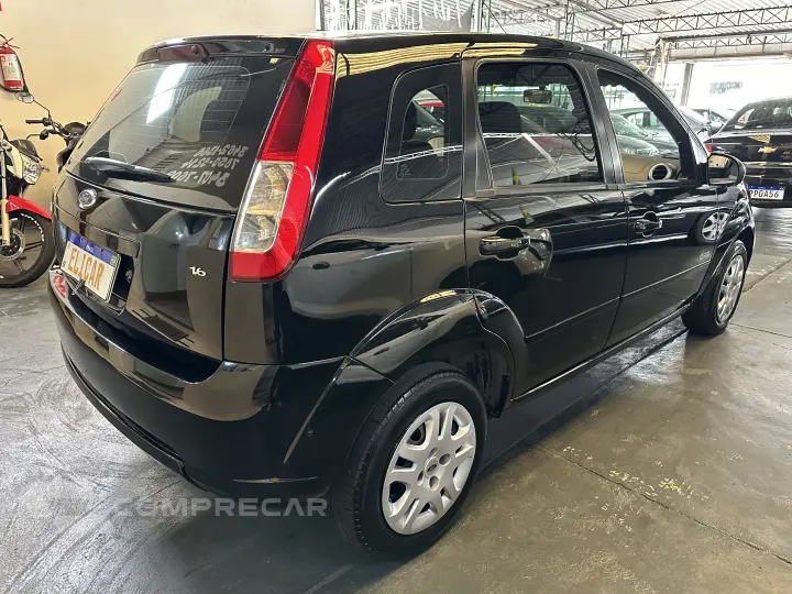 FIESTA 1.6 MPI Class Hatch 8V