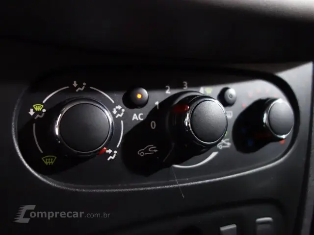 SANDERO - 1.0 AUTHENTIQUE 16V 4P MANUAL