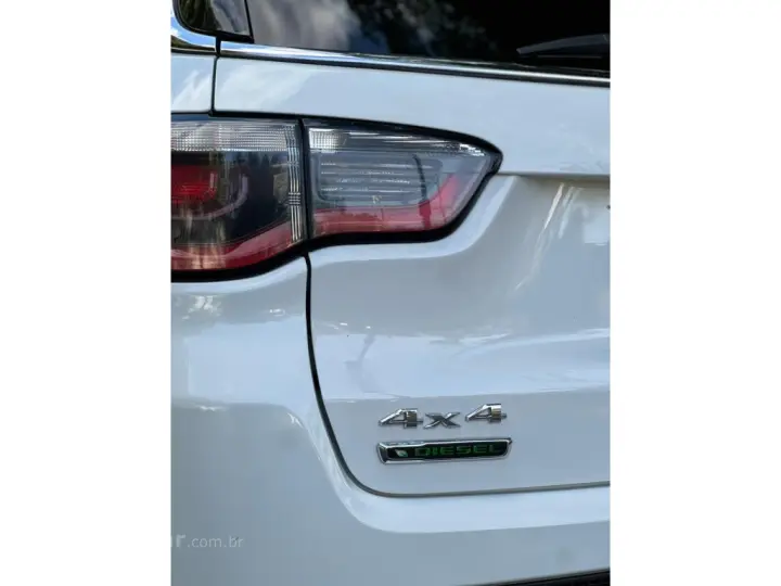 COMPASS 2.0 16V DIESEL LONGITUDE 4X4 AUTOMÁTICO