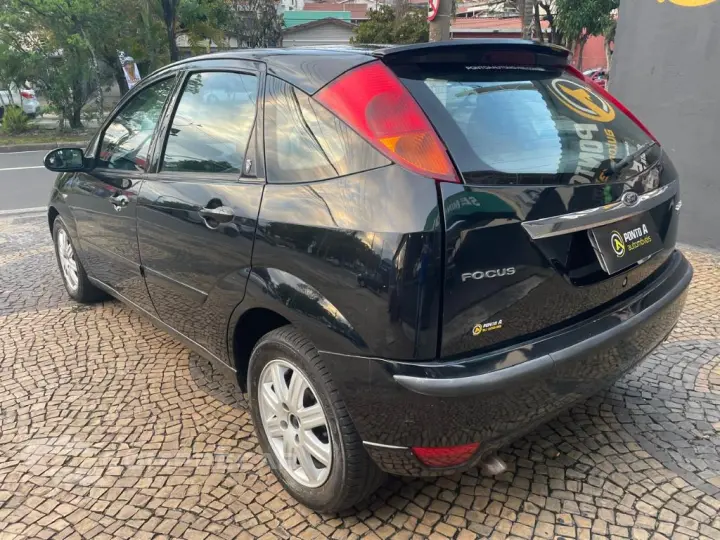 Focus Ghia  2.0 16V/ 2.0 16V Flex 5p Aut