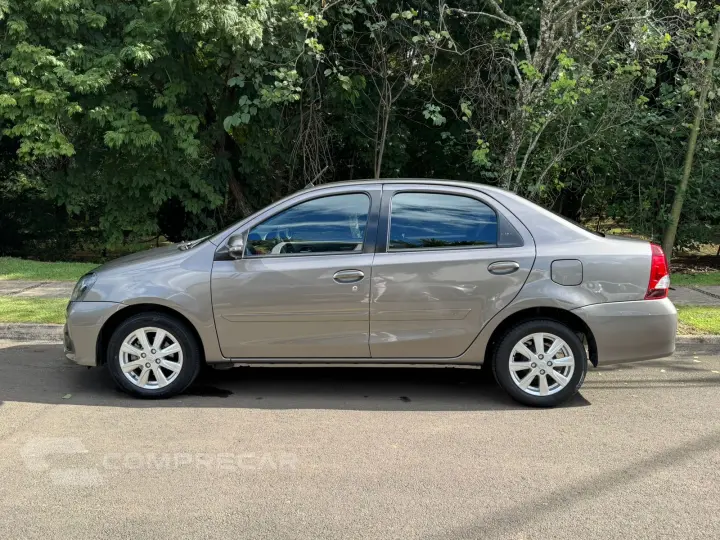 ETIOS 1.5 X Plus Sedan 16V