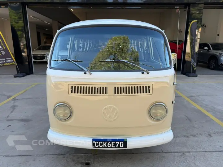 Kombi 1.6 Std 8V Gasolina 3P Manual