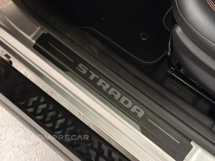 STRADA 1.0 TURBO 200 FLEX ULTRA CD CVT
