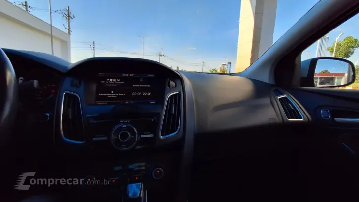 FOCUS 2.0 Titanium Fastback 16V