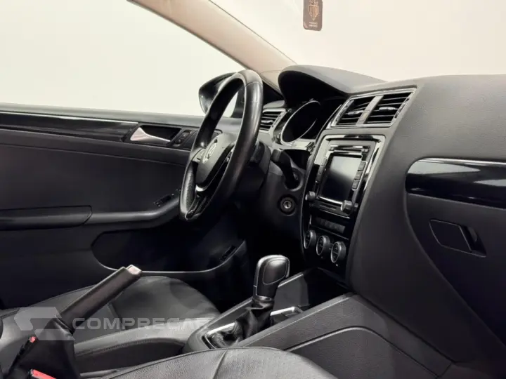 JETTA 2.0 TSI HIGHLINE 211CV GASOLINA 4P TIPTRONIC