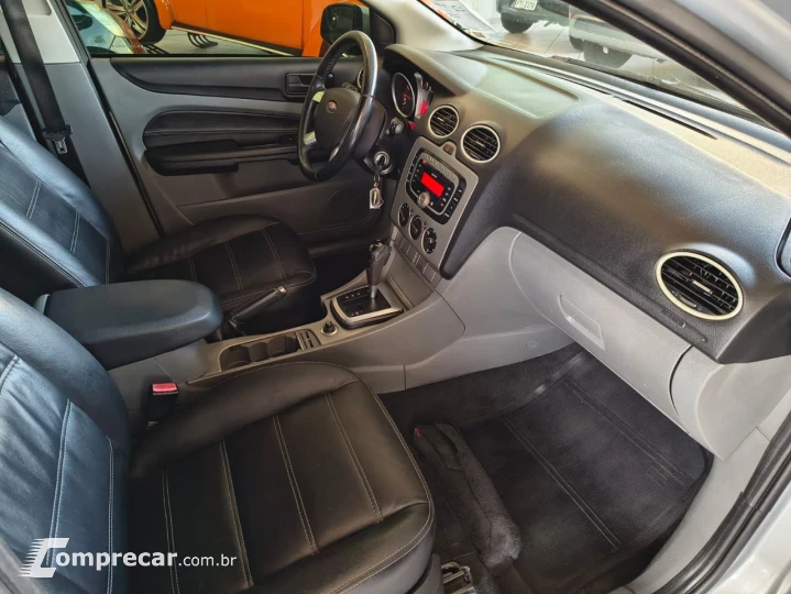Focus Sedan 2.0 16V 4P GLX AUTOMÁTICO