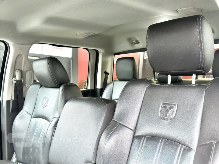 2500 6.7 LARAMIE 4X4 CD I6 TURBO DIESEL 4P AUTOMÁTICO