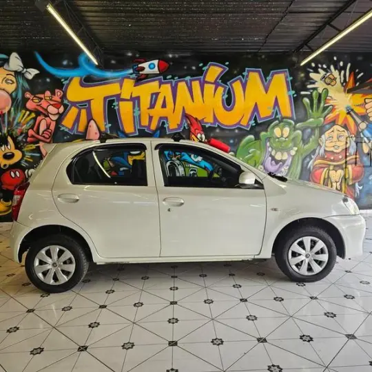 ETIOS HB X 13L MT