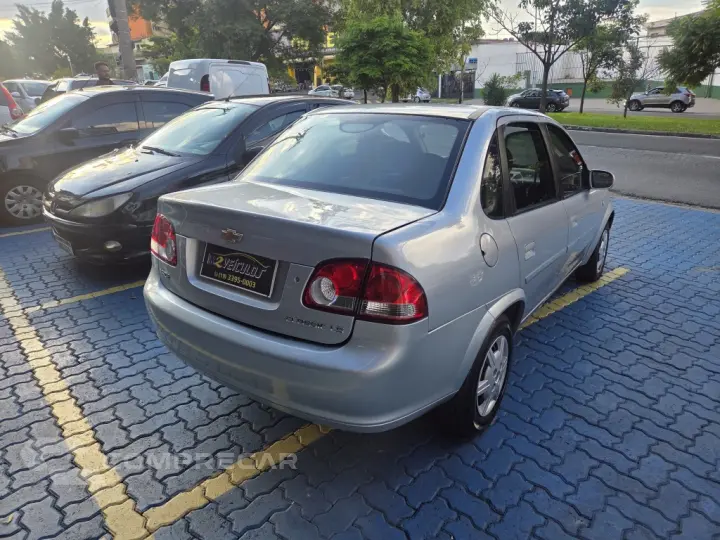 CLASSIC 1.0 MPFI LS 8V FLEX 4P MANUAL