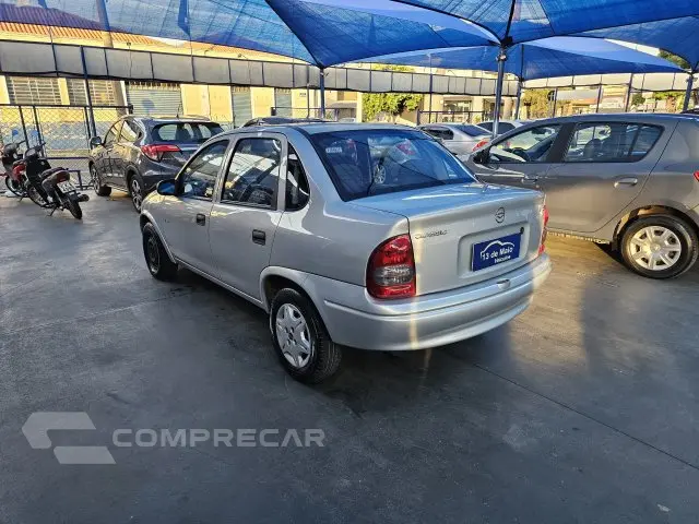 CLASSIC - 1.0 MPFI LIFE 8V 4P MANUAL