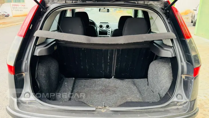 FIESTA 1.6 MPI Class Hatch 8V