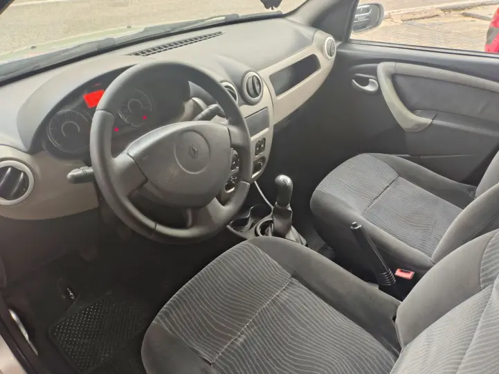 RENAULT SANDERO 1.6 PRIVILEGE 16V