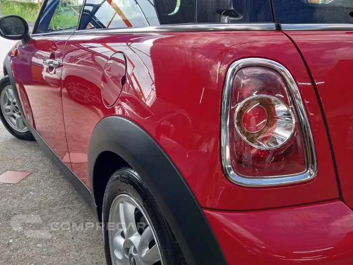 One 1.6 16V Gasolina 2P Automático