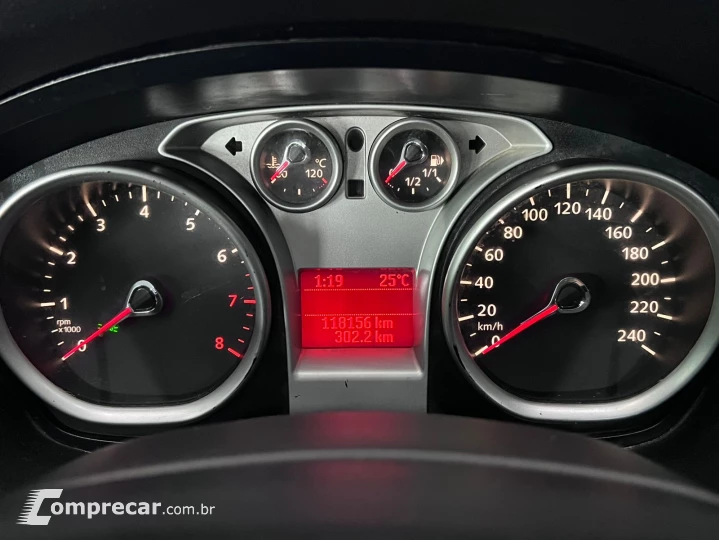 Focus Hatch GLX 1.6 8V (Flex)