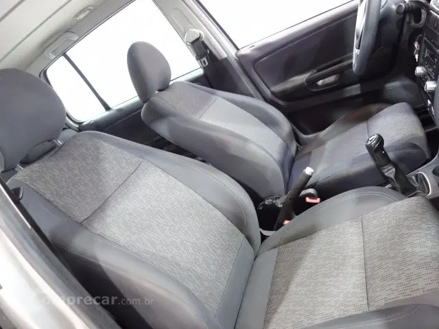 FOX - 1.0 MI 8V 4P MANUAL