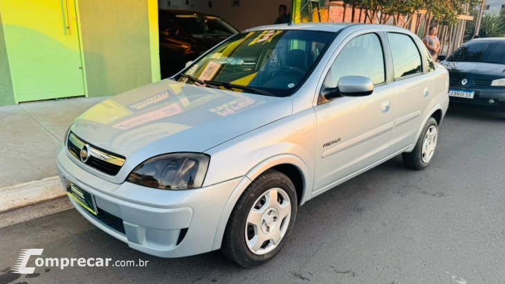 CORSA 1.4 MPFI Premium Sedan 8V