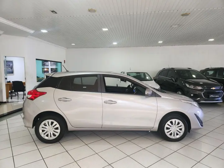 Yaris Hatch 1.3 16V 4P FLEX XL MULTIDRIVE AUTOMÁTICO CVT