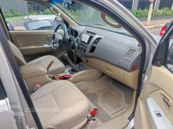 Hilux SW4 SR 4x2 2.7/2.7 Flex 16V Mec.