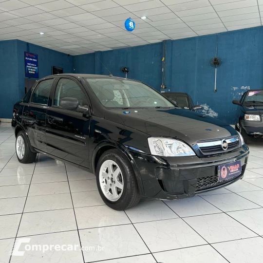 CORSA 1.0 MPFI Premium Sedan 8V