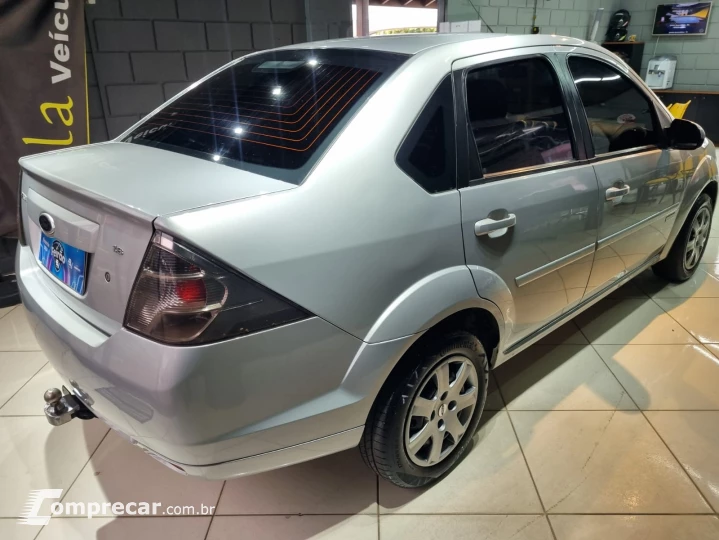 FIESTA 1.6 MPI Sedan 8V