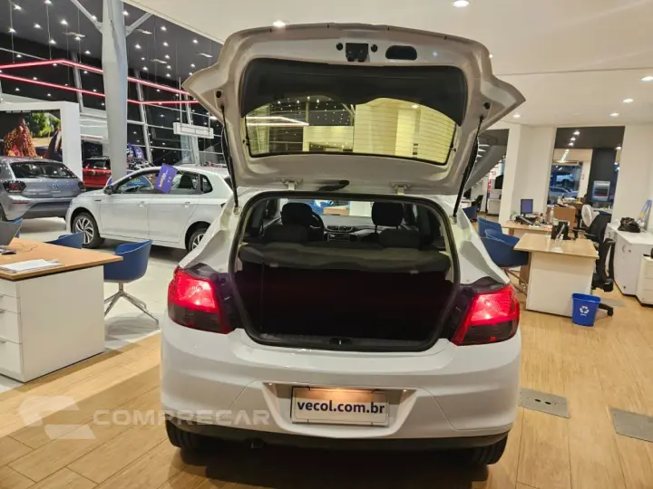 Onix Hatch 1.4 4P FLEX LT