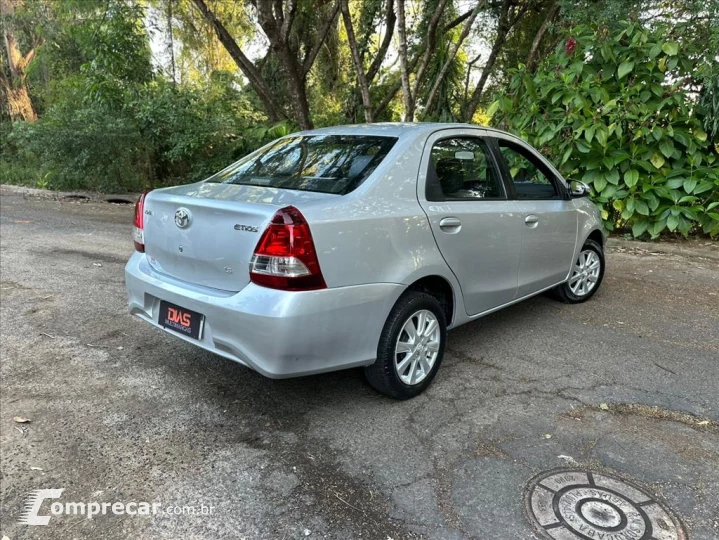 ETIOS 1.5 X PLUS SEDAN 16V FLEX 4P AUTOMÁTICO