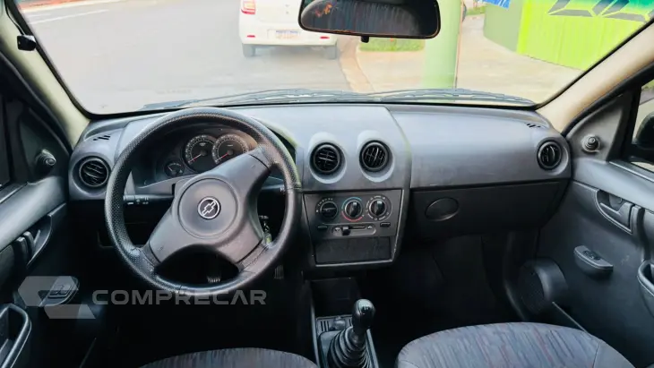 CELTA 1.0 MPFI Life 8V