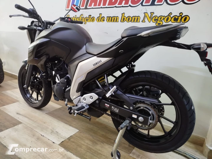 Fazer FZ25