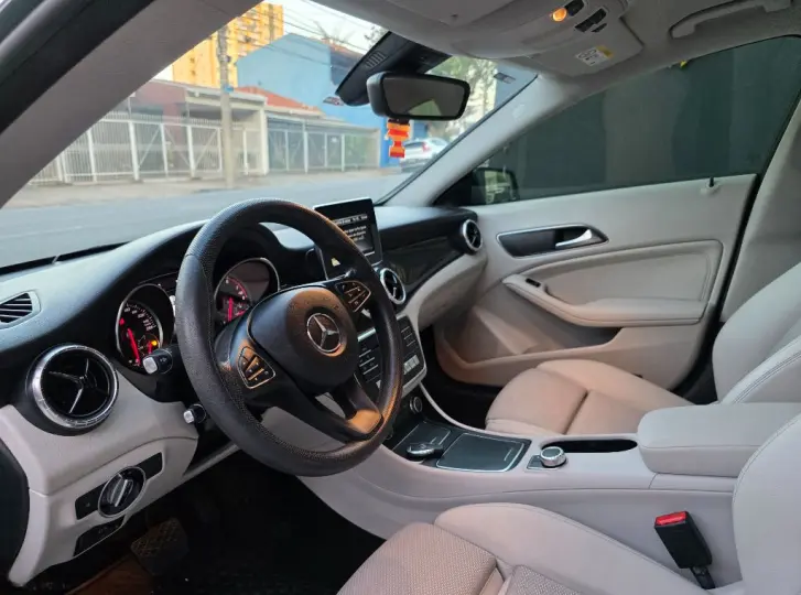 CLA-180 1.6 16V 122cv Aut.