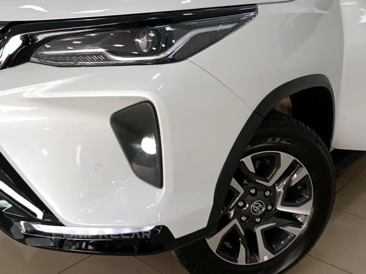 HILUX SW4 2.8 D-4D TURBO DIESEL SRX PLATINUM 4X4