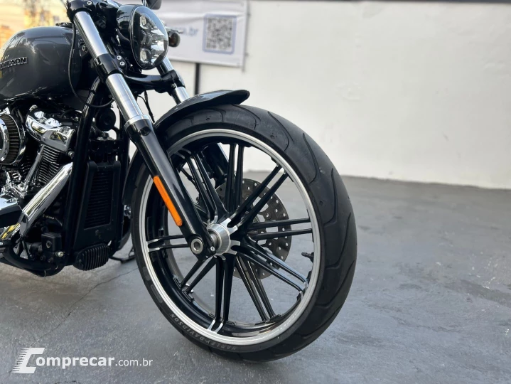 Softail Breakout 114