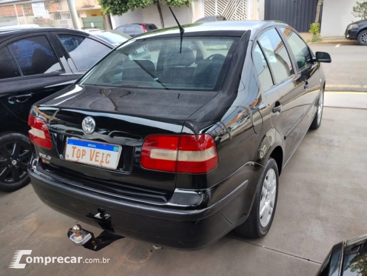 POLO SEDAN 1.6 8V
